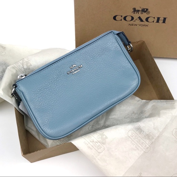 ✖️SOLD✖️Coach Wristlet - Picture 7 of 8